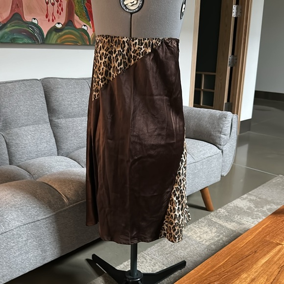 Express 100% silk elastic waist band Skirt - Picture 2 of 4